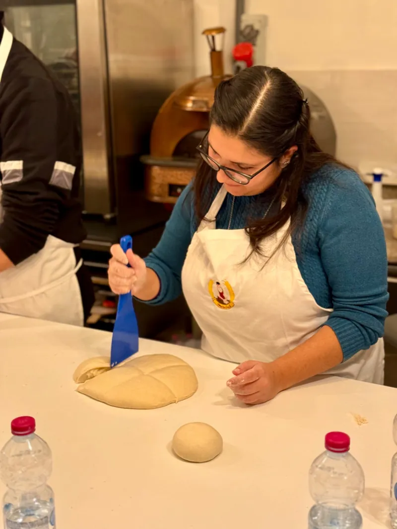 Lavorazione dell'impasto a mano
