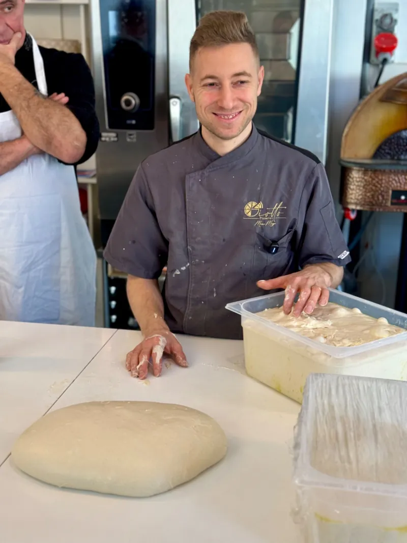Marco Manzi durante una lezione