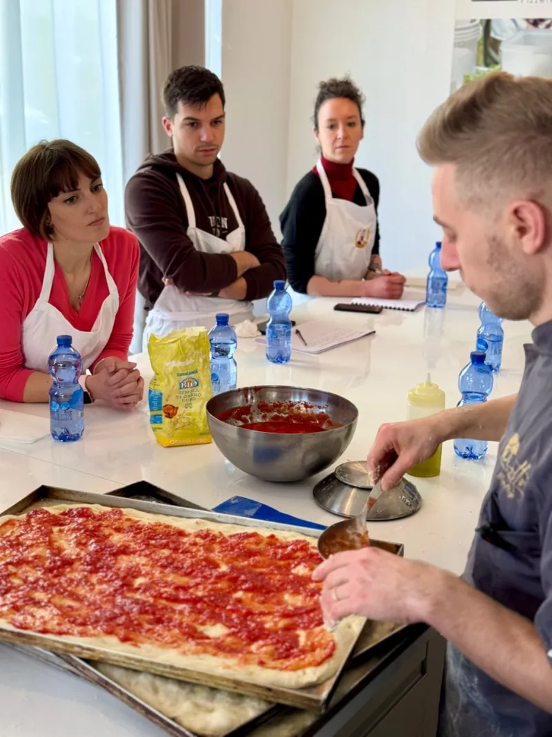 Farcitura della pizza in teglia